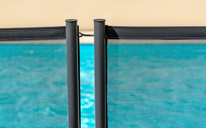 Swimming pool net 