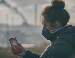 woman wearing mask because of serious smog 
